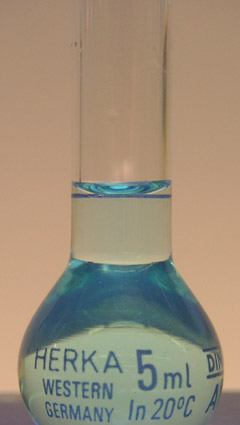 Mise au trait : le bas du m�nisque doit co�ncider avec le trait de jauge.